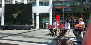 Public Viewing auf dem Sparkassenvorplatz